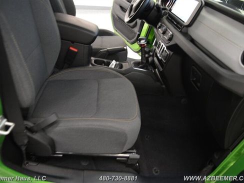 Used 2025 Jeep Wrangler Sport AWD/4WD image 18