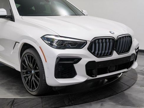 Used 2022 BMW X6 M50i image 14