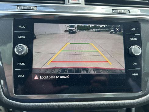 Certified 2024 Volkswagen Tiguan SE R-Line FWD image 23