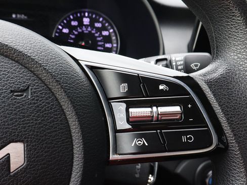 Used 2023 Kia Forte LXS image 25