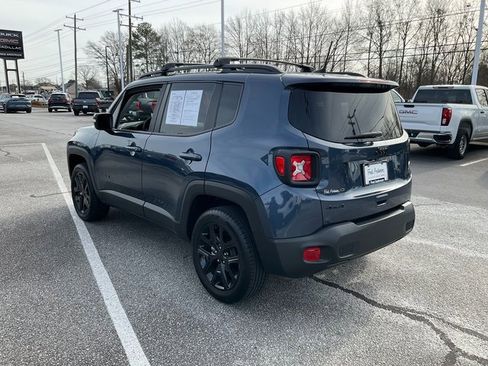 Used 2023 Jeep Renegade Altitude image 19