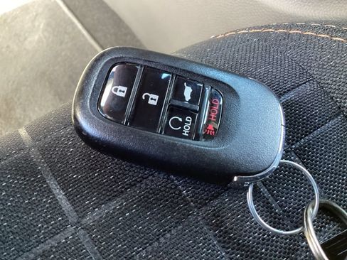 Used 2025 Honda HR-V Sport image 28