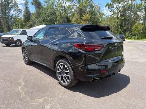 Used 2025 Chevrolet Blazer RS FWD image 3