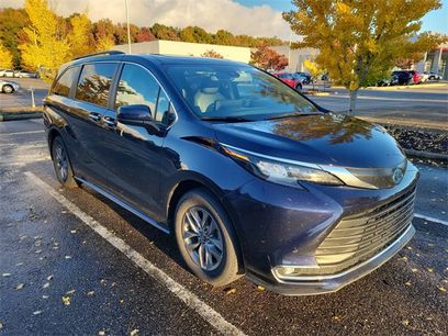 Used 2024 Toyota Sienna XLE