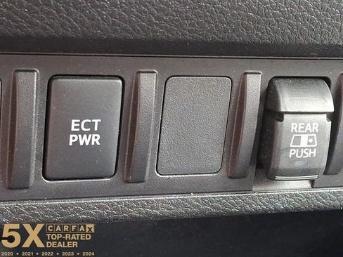 Certified 2023 Toyota Tacoma SR5 AWD/4WD image 31