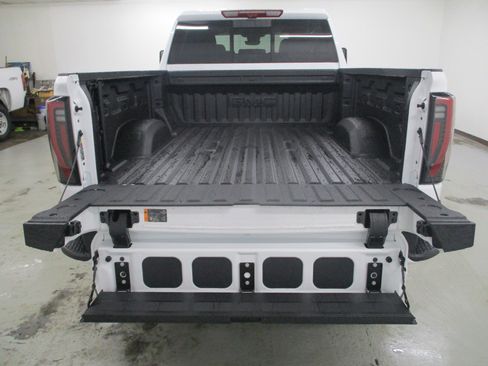 New 2025 GMC Sierra 2500 AT4 w/ AT4 Premium Plus Package image 7