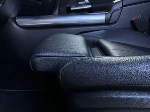 Used 2025 Mercedes-Benz GLA 250 image 11