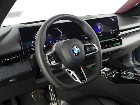Used 2026 BMW 530i w/ M Sport Package RWD image 31
