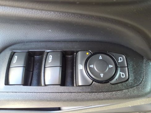 Used 2018 Chevrolet Equinox LT image 14