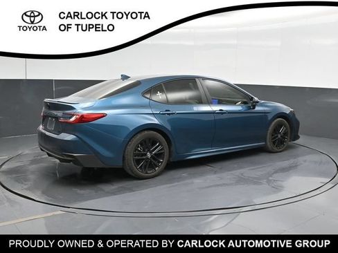 Used 2025 Toyota Camry SE w/ Convenience Package FWD image 3