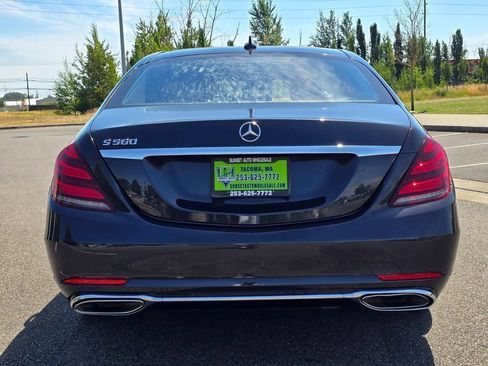 Used 2018 Mercedes-Benz S 560 Sedan w/ Premium Package image 4