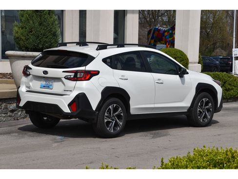 Used 2025 Subaru Crosstrek 2.0i Premium image 4