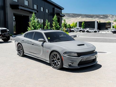 Used 2018 Dodge Charger R/T Scat Pack RWD image 7