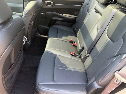 Used 2025 Kia Sorento S w/ Panoramic Sunroof Package FWD image 20