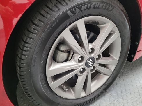 Used 2017 Hyundai Elantra SE image 31