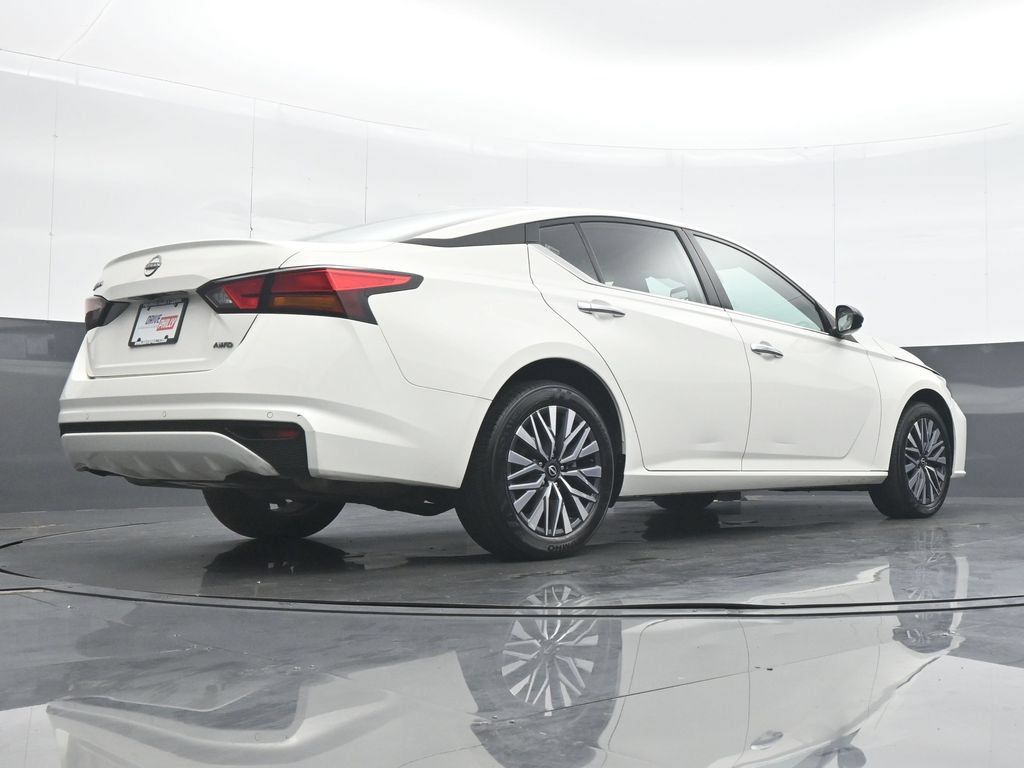 Used 2025 Nissan Altima 2.5 SV AWD/4WD image 30
