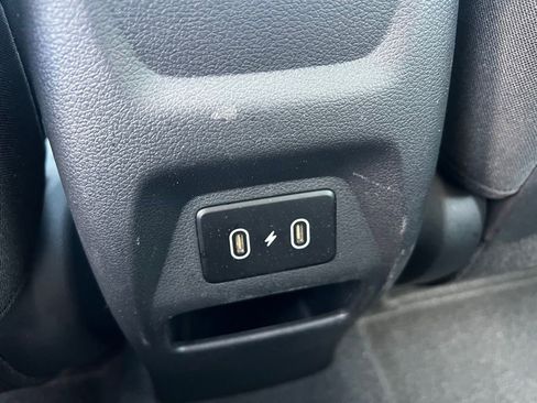 Certified 2024 Hyundai Venue SEL FWD image 36