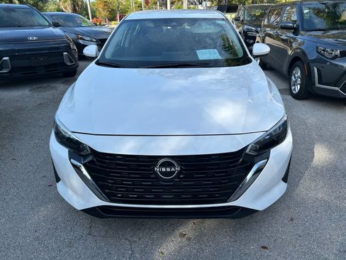 Used 2025 Nissan Sentra S image 17