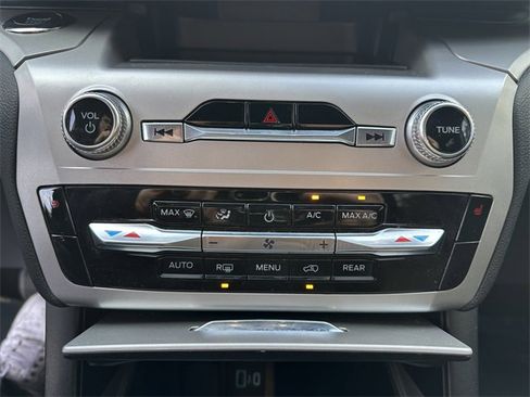 Certified 2022 Ford Explorer XLT image 23