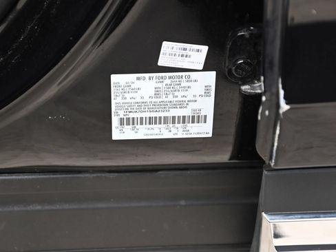 Used 2025 Ford Explorer Active w/ Active Comfort Package RWD image 21