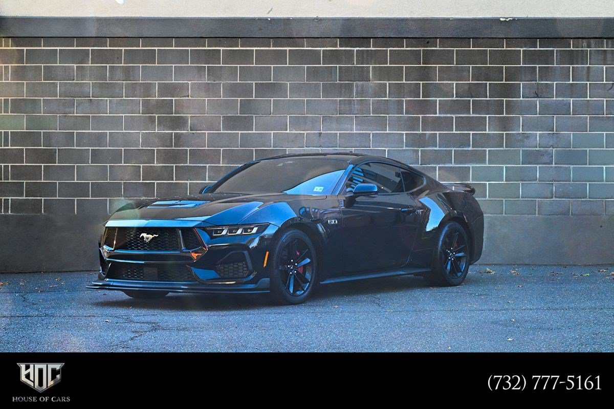 Used 2024 Ford Mustang GT RWD image 1