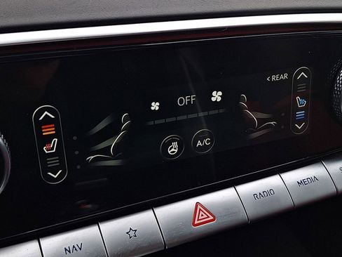 Used 2025 Genesis GV70 2.5T Sport Prestige w/ Sport Prestige Package image 24