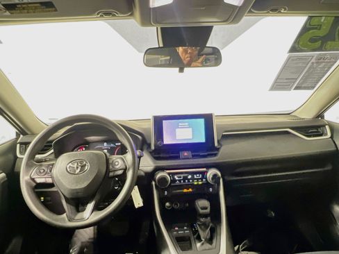 Used 2025 Toyota RAV4 LE FWD image 29