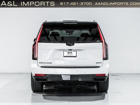 Used 2024 Cadillac Escalade Premium Luxury w/ Performance Package AWD/4WD image 11