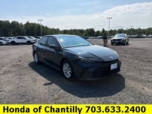 Used 2025 Toyota Camry LE w/ Convenience Package FWD image 1