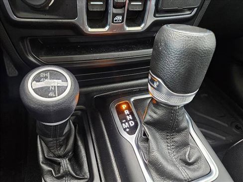 Used 2022 Jeep Gladiator Sport AWD/4WD image 14