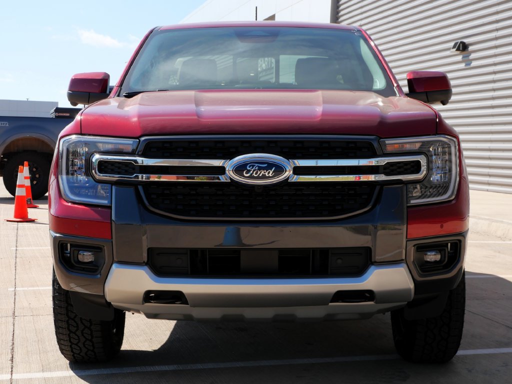 New 2026 Ford Ranger Lariat w/ FX4 Off-Road Package AWD/4WD image 4