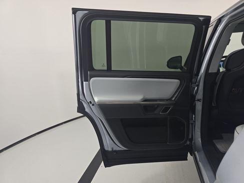 Used 2024 Rivian R1S Adventure AWD/4WD image 17