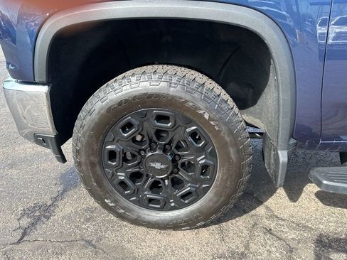 Certified 2021 Chevrolet Silverado 2500 LTZ w/ LTZ Plus Package image 24