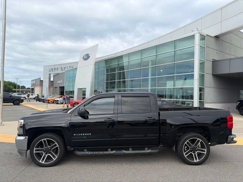 Used 2016 Chevrolet Silverado 1500 LT w/ LPO, Black Pack RWD image 2