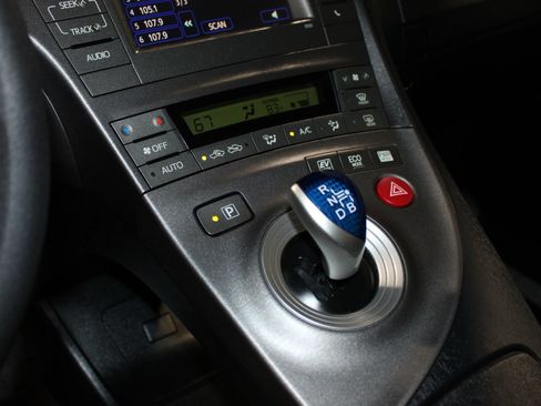 Used 2013 Toyota Prius Two FWD image 15