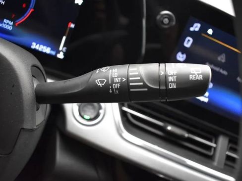 Used 2025 Chevrolet Trax LT image 26