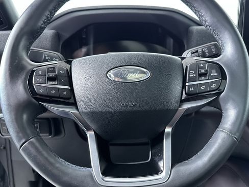 Used 2025 Ford Explorer Platinum w/ LUX Leather Package AWD/4WD image 24