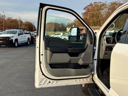 Used 2025 Ford F350 XLT image 13