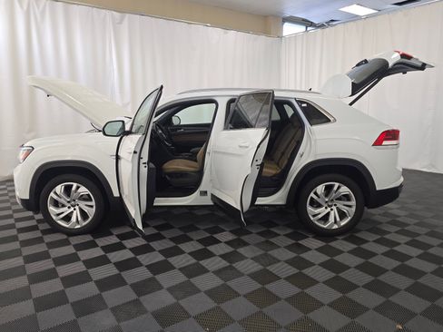 Used 2020 Volkswagen Atlas Cross Sport SEL image 12