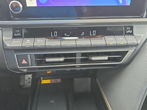 Used 2026 Toyota Camry SE w/ Convenience Package FWD image 25