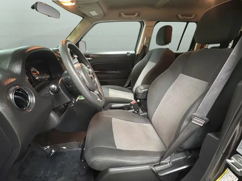 Used 2015 Jeep Patriot Sport w/ Power Value Group FWD image 21