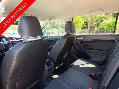 Used 2021 Volkswagen Tiguan SE FWD image 23