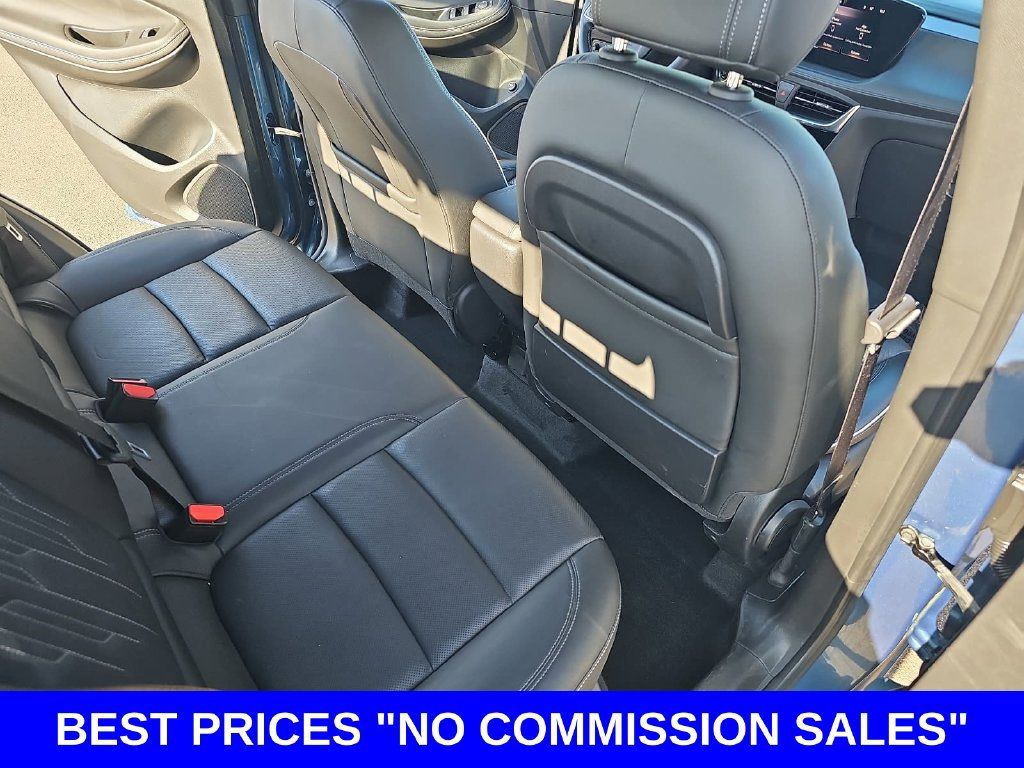 Used 2024 Buick Encore GX Avenir w/ Avenir Convenience Package FWD image 11