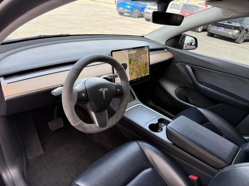 Used 2021 Tesla Model Y Long Range AWD/4WD image 23