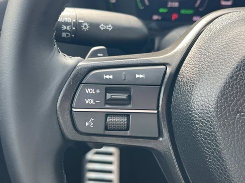 Used 2025 Honda Accord Sport image 9