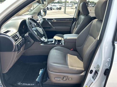 Used 2022 Lexus GX 460 Premium w/ Premium Package AWD/4WD image 25