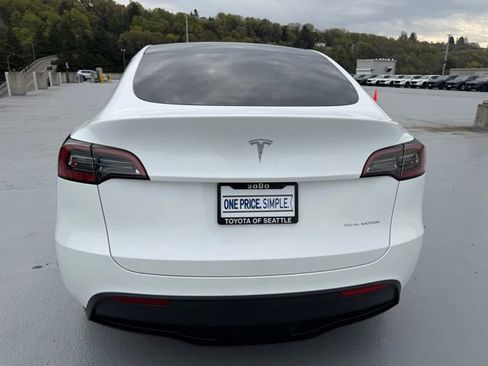 Used 2024 Tesla Model Y Long Range image 4