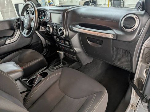 Used 2013 Jeep Wrangler Unlimited Sahara w/ Connectivity Group AWD/4WD image 19