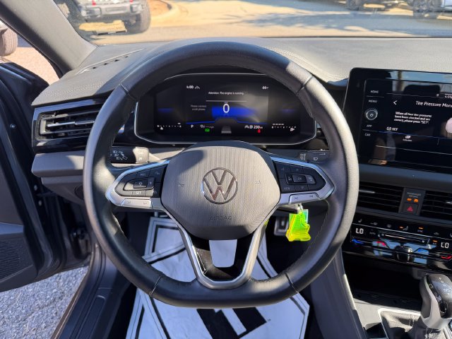Used 2025 Volkswagen Jetta Sport FWD image 19
