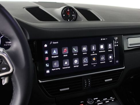 Certified 2022 Porsche Cayenne Platinum Edition AWD/4WD image 13